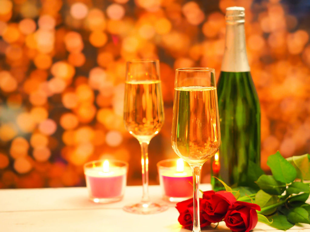 女性が好きなワインとは！？プレゼントにオススメのシャンパン、スパークリングワイン！ワインを飲む女性や赤ワイン好きの女性へのオススメは！？