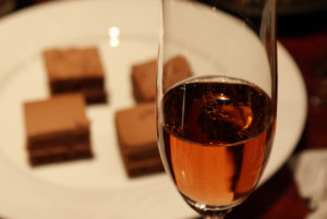 チョコレートに合うシャンパンはどれ！？リアルレポ！バレンタインやホワイトデーのプレゼントにもオススメ！
