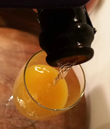 オレンジジュースにスパークリングワイン