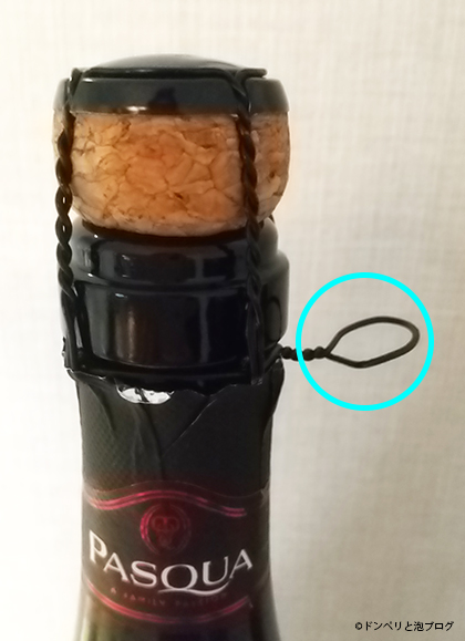 針金のわっかを倒す