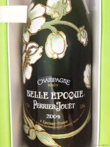 ベル・エポックの花言葉とは？意味で選ぶ花柄シャンパンギフトの選び方と贈り方